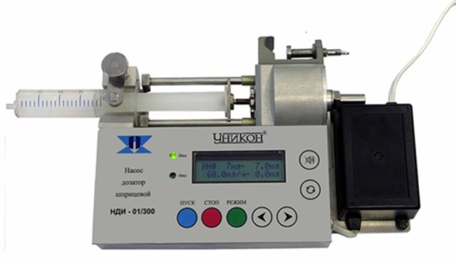 Насос – дозатор шприцевой инфузионный программируемый НДИ 0,1/300-С «Уникон» без встроенного аккумулятора.